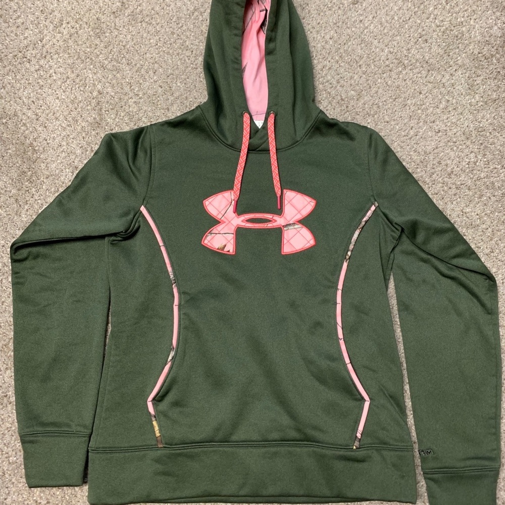 Women’s Size Small UnderArmour Camo Hoodie